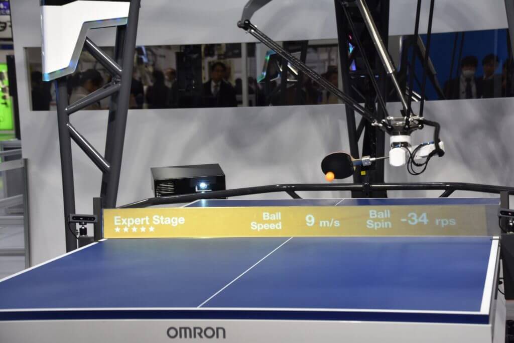 人気ゲームに搭載のAI、卓球ロボットで現実空間への挑戦【AIニュース】
