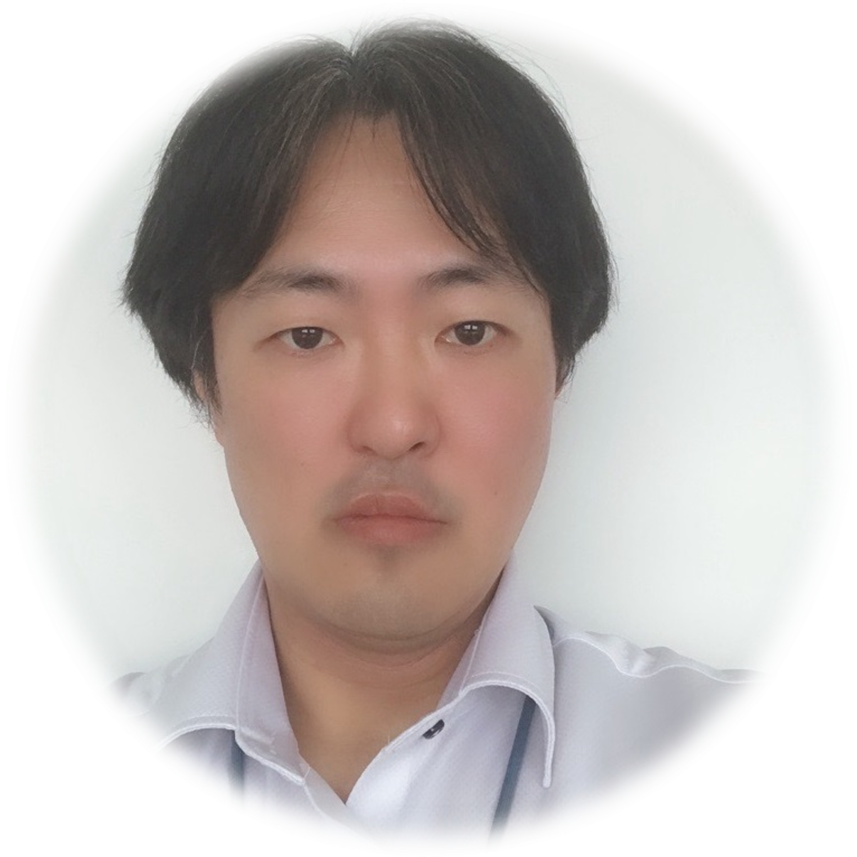 横田　靖司氏